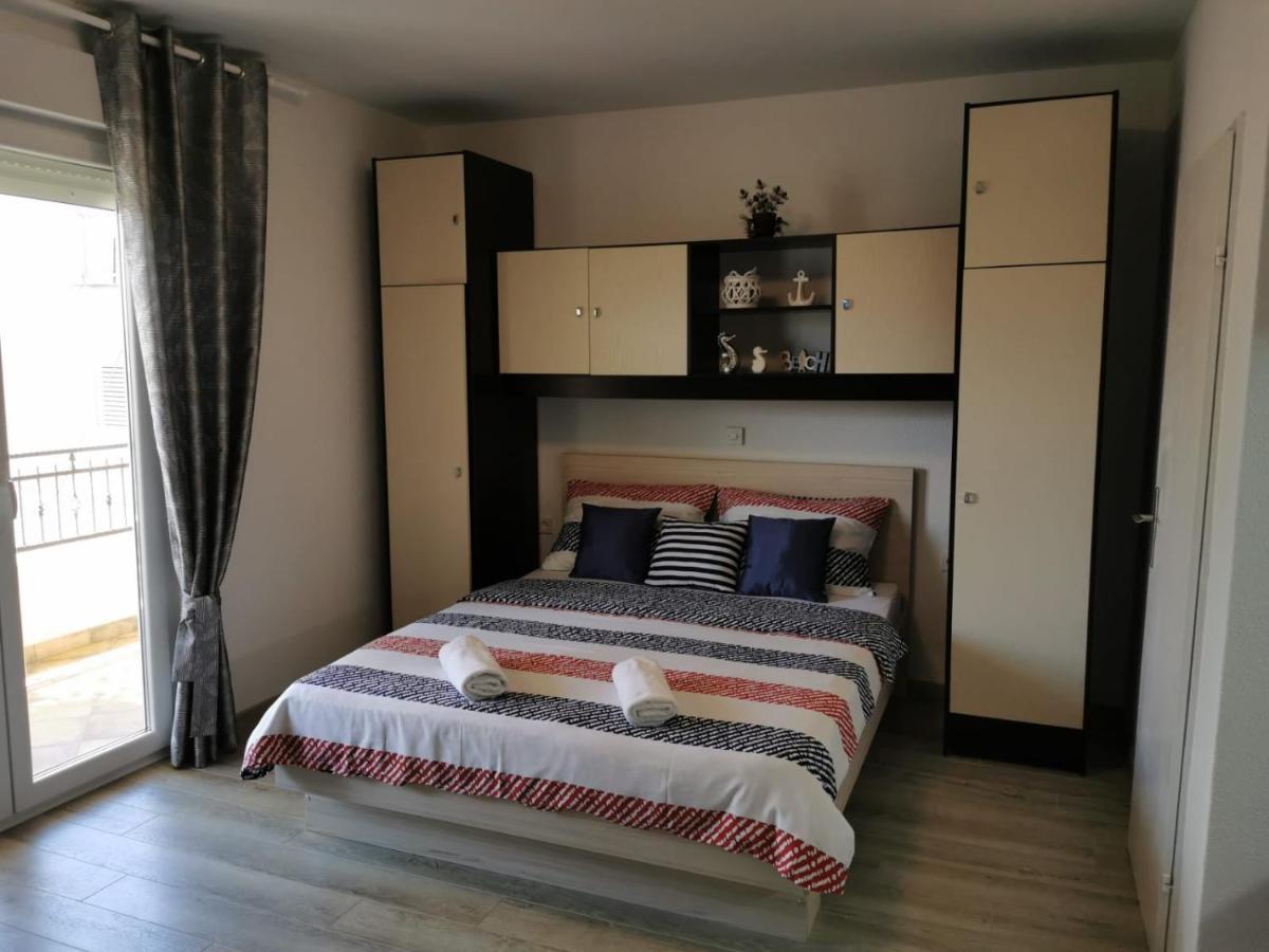 Apartments Deak Makarska Exteriör bild